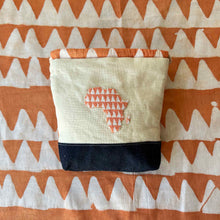 Load image into Gallery viewer, AFRICA MAP beaded bag PEACH