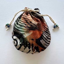 Load image into Gallery viewer, Batiki Pouch 25/02