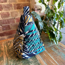 Load image into Gallery viewer, Pyramid Doorstop 25/13