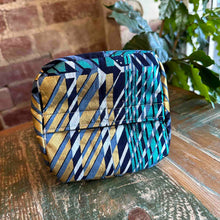 Load image into Gallery viewer, Pyramid Doorstop 25/13