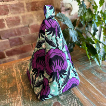 Load image into Gallery viewer, Pyramid Doorstop 25/12