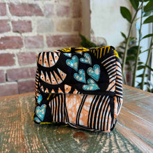 Load image into Gallery viewer, Pyramid Doorstop 25/23