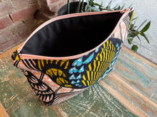 Load image into Gallery viewer, African Fabric ZIPPY Bag 25/11