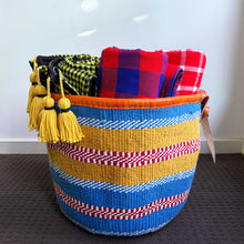 Load image into Gallery viewer, Woollen Handwoven Basket 25/02