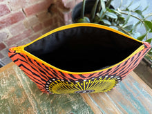 Load image into Gallery viewer, African Fabric ZIPPY Bag 25/05
