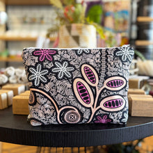 Load image into Gallery viewer, African Fabric ZIPPY Bag 25/07