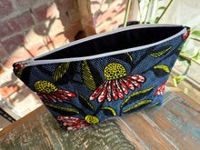 Load image into Gallery viewer, African Fabric ZIPPY Bag 25/09