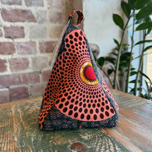 Load image into Gallery viewer, Pyramid Doorstop 25/18
