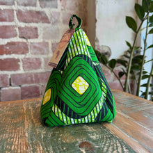 Load image into Gallery viewer, Pyramid Doorstop 25/20
