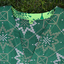 Load image into Gallery viewer, Khanga Robe Large-XL 25/01
