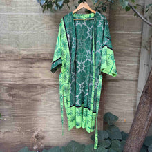 Load image into Gallery viewer, Khanga Robe Large-XL 25/01
