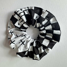 Load image into Gallery viewer, African Fabric Scrunchie
