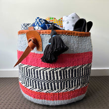 Load image into Gallery viewer, Woollen Handwoven Basket 23/02
