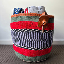 Load image into Gallery viewer, Woollen Handwoven Basket 23/03
