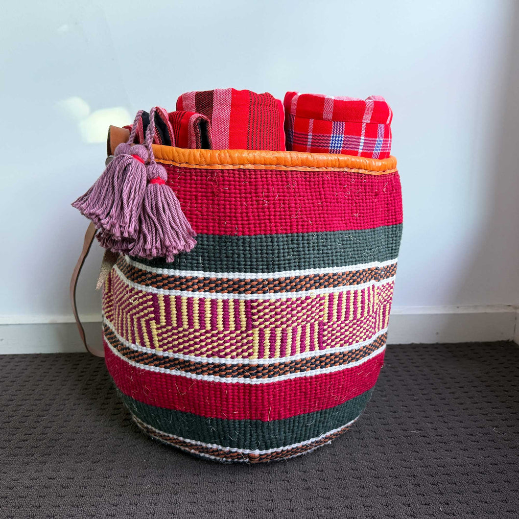 Woollen Handwoven Basket 25/01